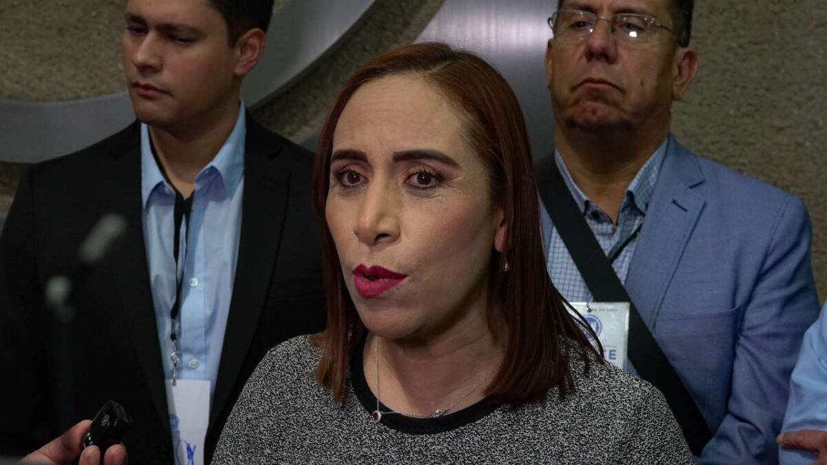 Adriana Dávila, excandidata a la dirigencia nacional del PAN, criticó los cambios en las coordinaciones parlamentarias del partido.