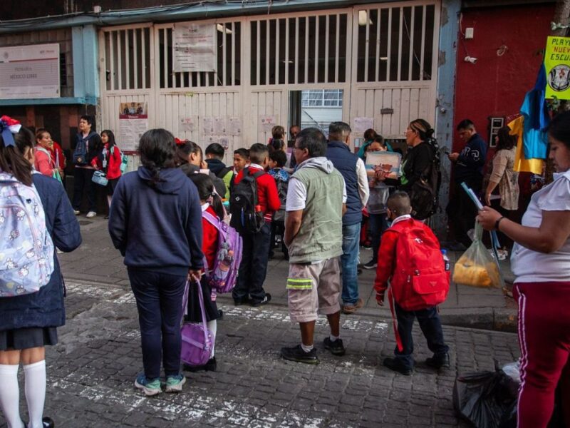 ¿Cuándo es el regreso a clases en enero 2025?