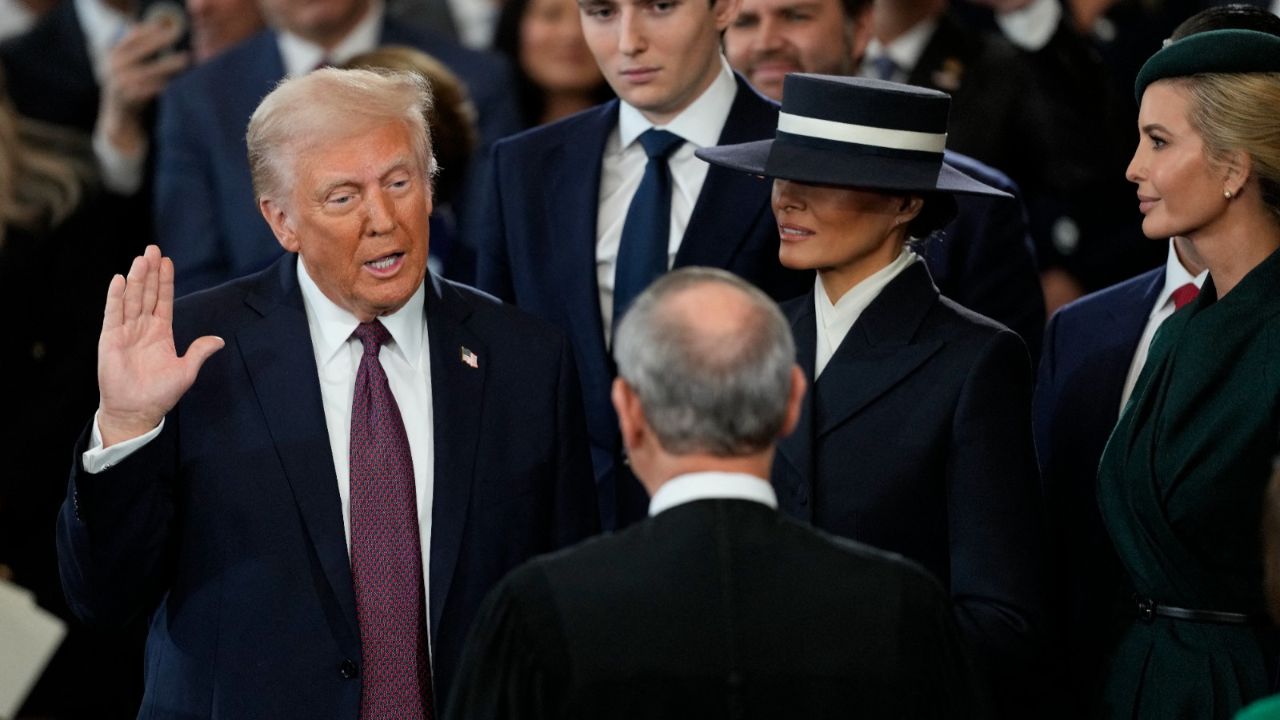 Donald y Melania Trump durante la toma de protesta.