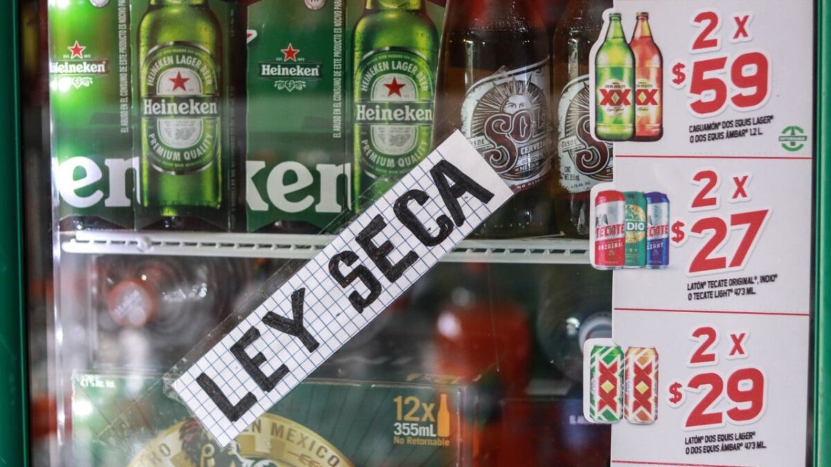 Bebidas alcohólicas quedan prohibidas durante la Ley Seca.