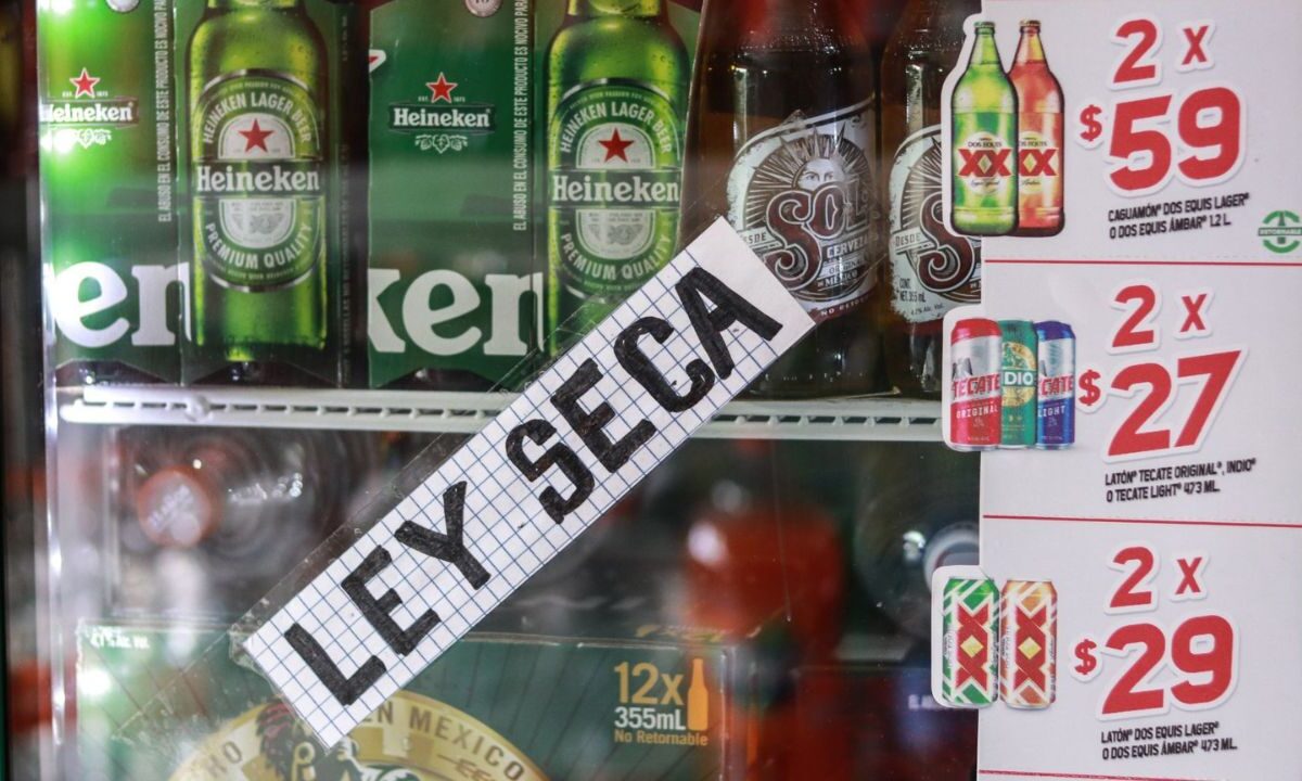 Bebidas alcohólicas quedan prohibidas durante la Ley Seca.