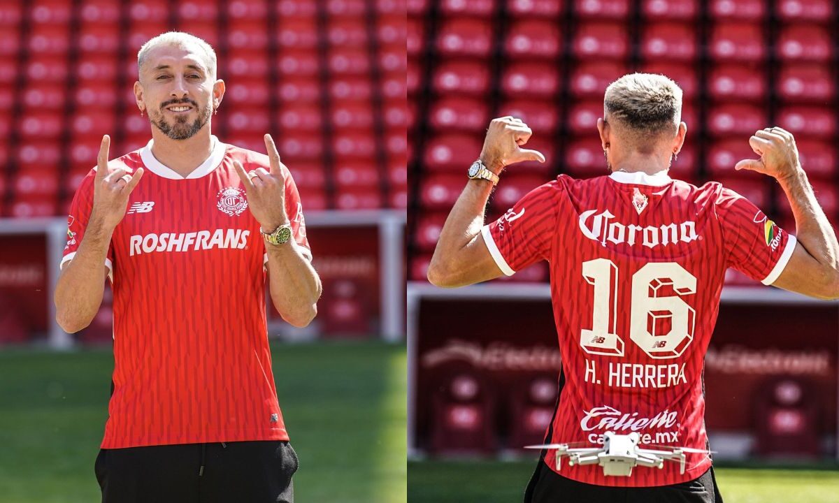 Héctor Herrera presume la playera del Club Toluca tras su llegada oficial al plantel