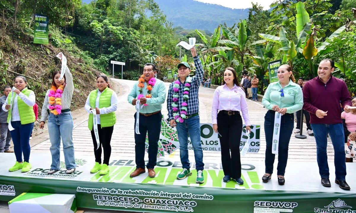 Ricardo Gallardo Cardona, inauguró la rehabilitación de la carretera Retroceso a Guaxcuaco, en Tamazunchale.