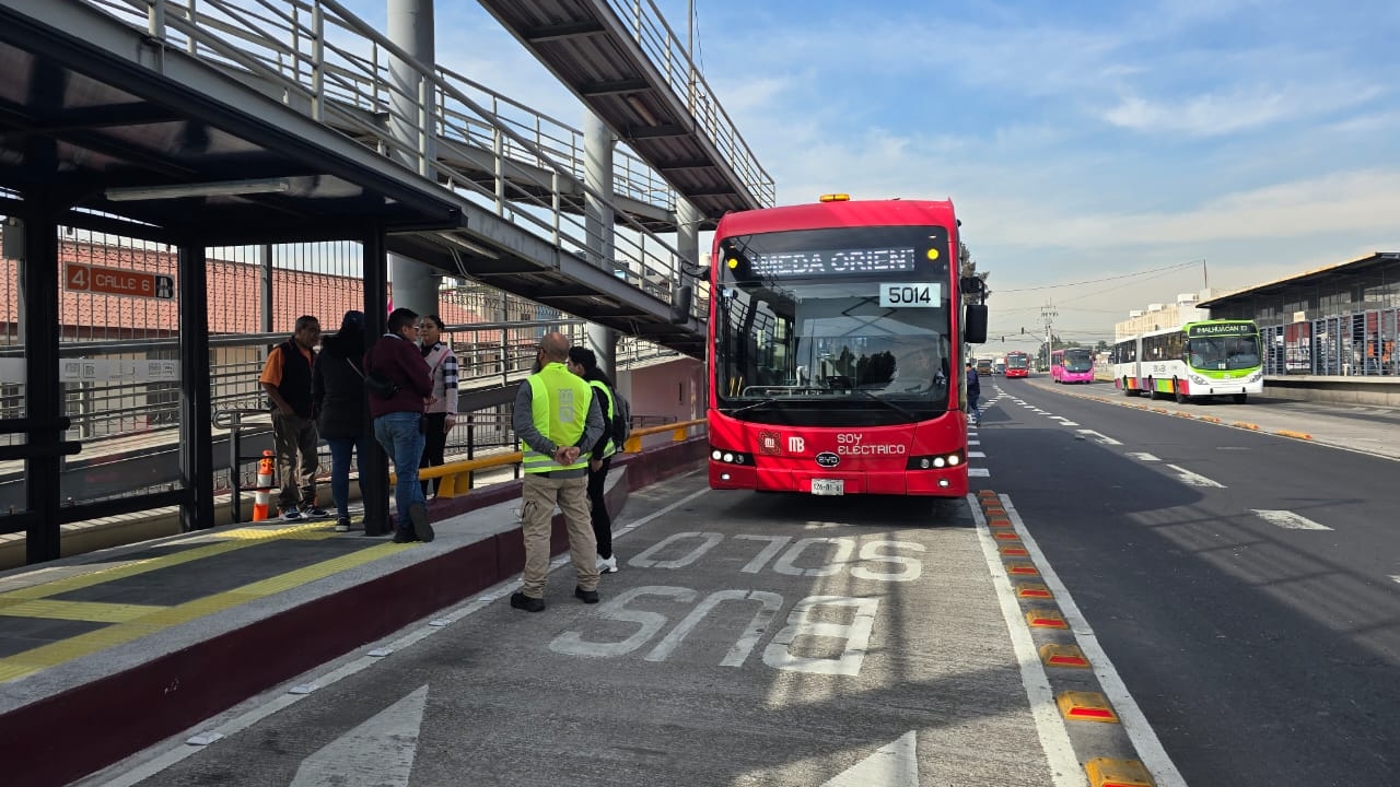 Foto: Ángel Ortiz/ Estación Calle 6 del Metrobús