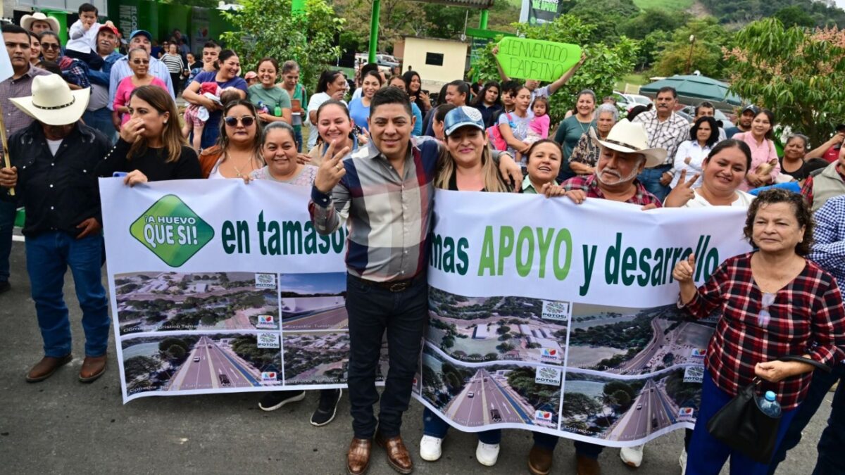 Entrega Ricardo Gallardo carretera Cuates-Abras del Corozo-Tambaca