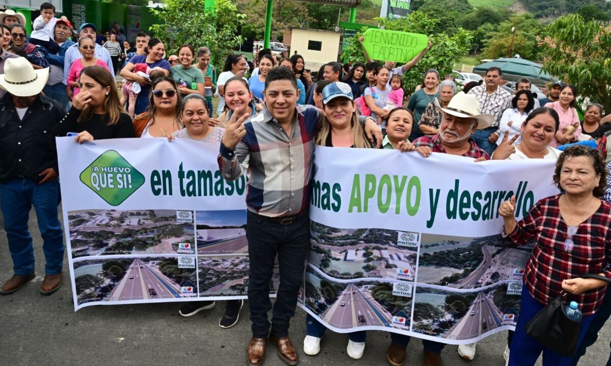 Entrega Ricardo Gallardo carretera Cuates-Abras del Corozo-Tambaca