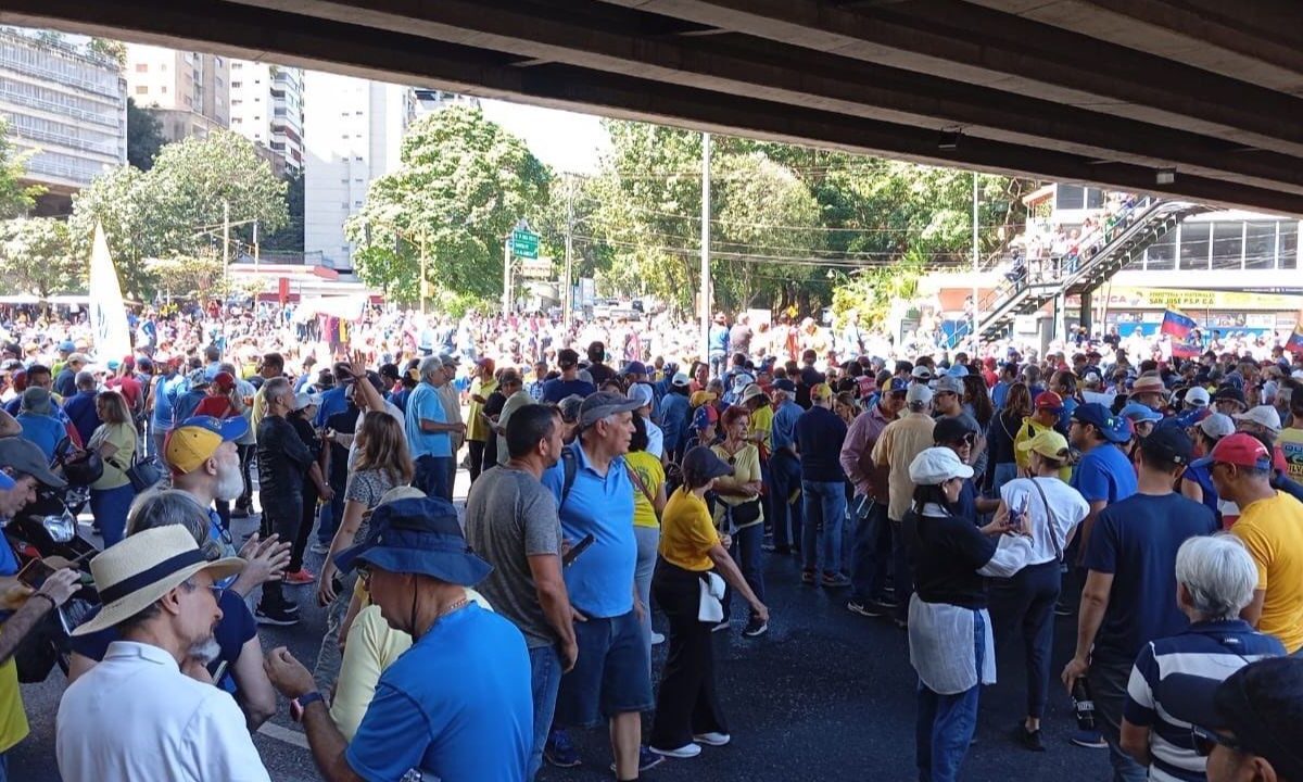 Habitantes de Venezuela salieron a oponerse a la toma de protesta de Maduro