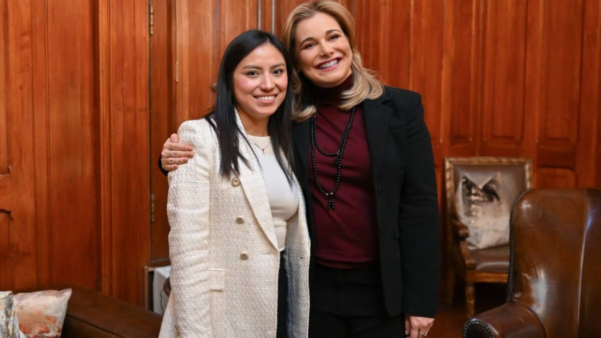 La gobernadora de Chihuahua, Maru Campos, le expresó a Nadia Zenteno, la “Bienvenida a este gran equipo de Gobierno del estado".