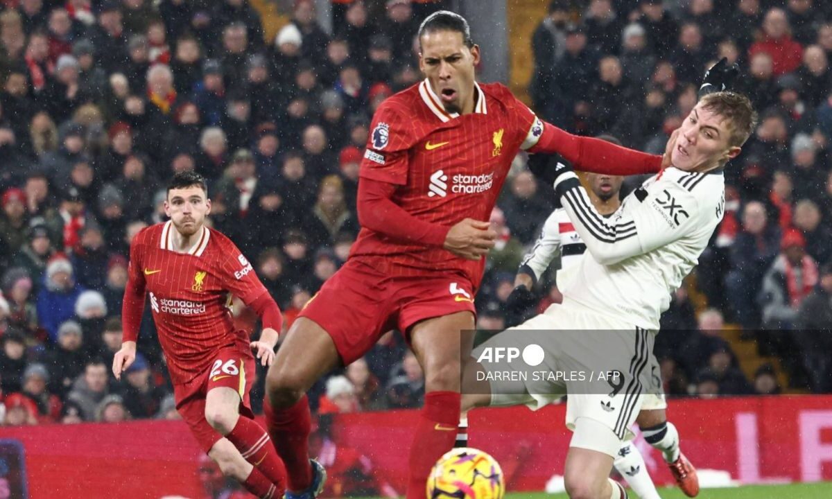 Liverpool y el Manchester United empataron a dos goles en su duelo dentro de la Premier