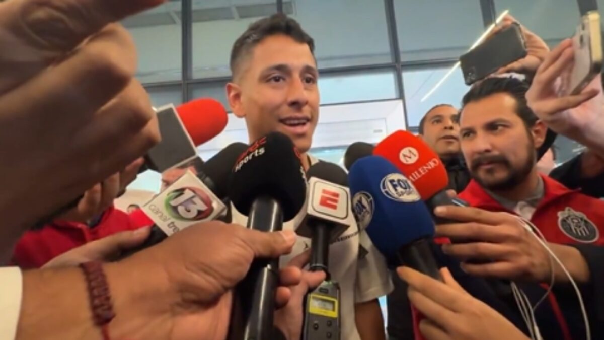 Luis Romo llegó a la ciudad de Guadalajara para firmar con las Chivas.