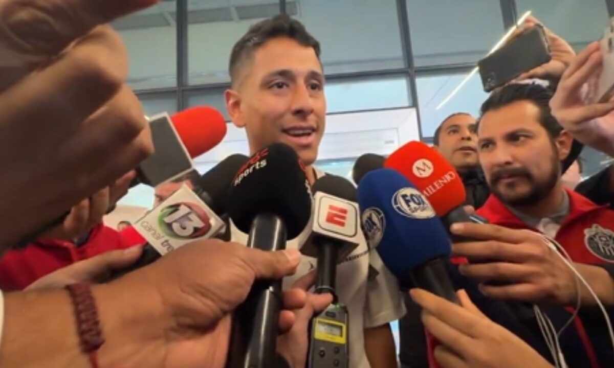 Luis Romo llegó a la ciudad de Guadalajara para firmar con las Chivas.