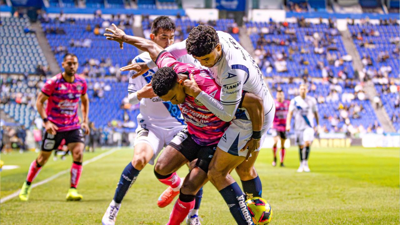 Mazatlán saca el triunfo en su visita a Puebla.