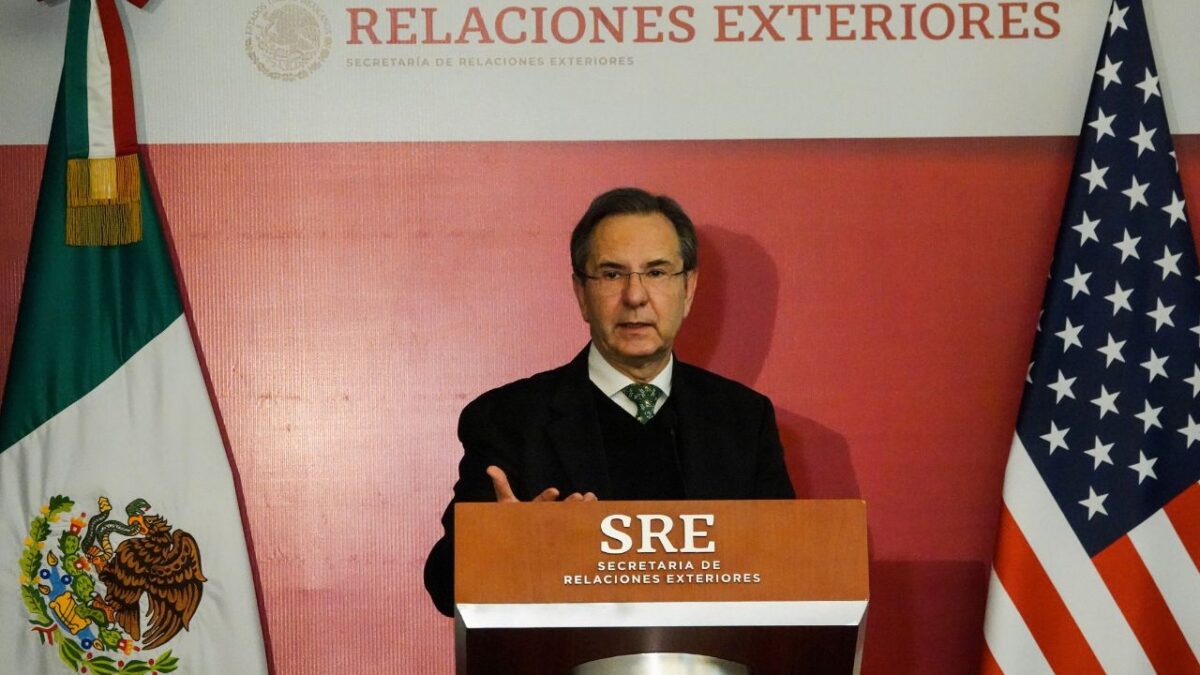 Moctezuma “se queda por el momento” como embajador: Sheinbaum