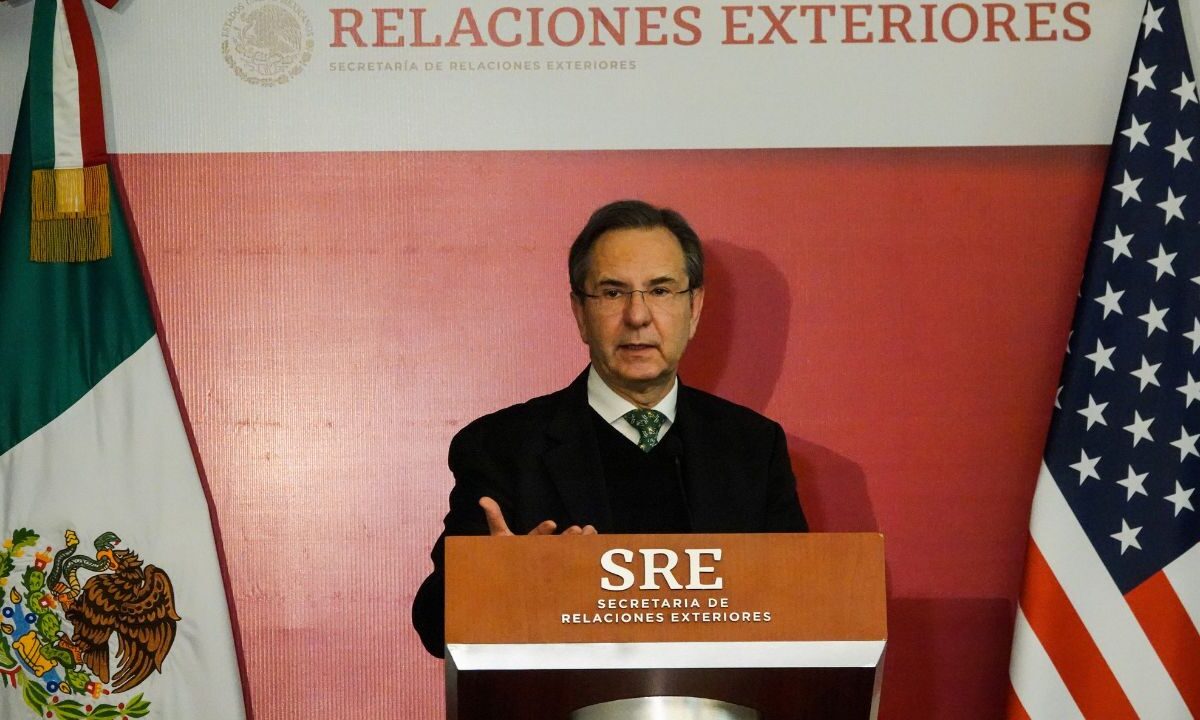 Moctezuma “se queda por el momento” como embajador: Sheinbaum