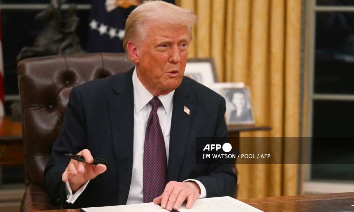 "La OMS nos estafó", acusó Trump al firmar el decreto de retiro de EU de la agencia de las Naciones Unidas.