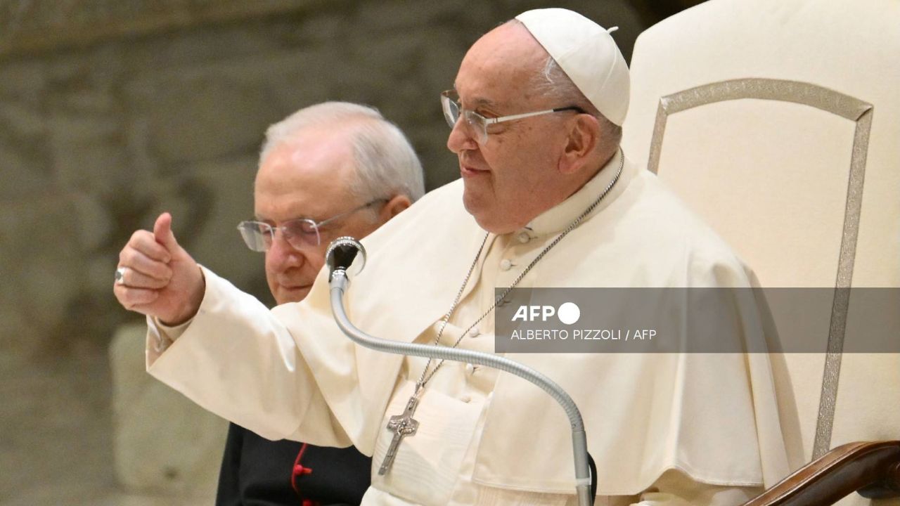 el Papa Francisco sufrió una caída