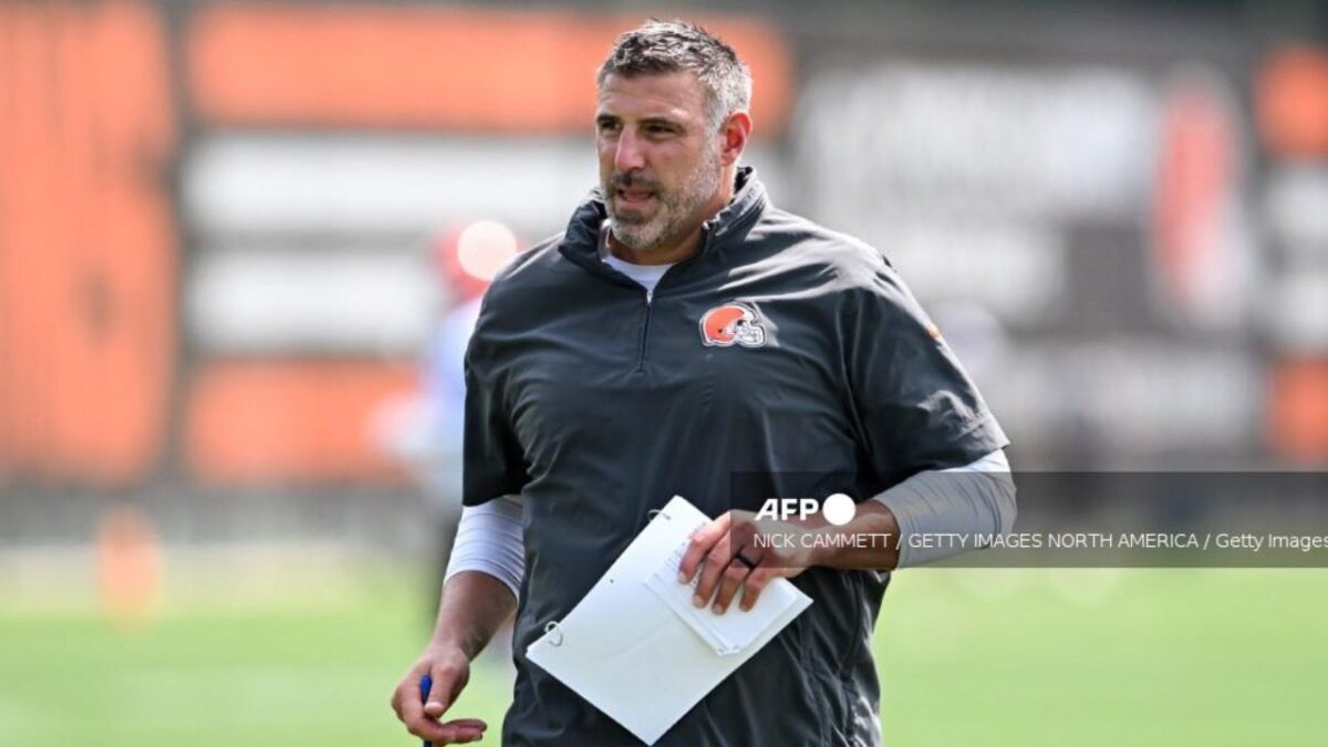 los Patriotas anunciaron la contratación de Mike Vrabel como su nuevo entrenador en jefe