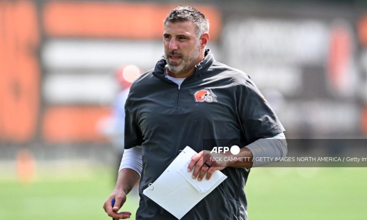 los Patriotas anunciaron la contratación de Mike Vrabel como su nuevo entrenador en jefe