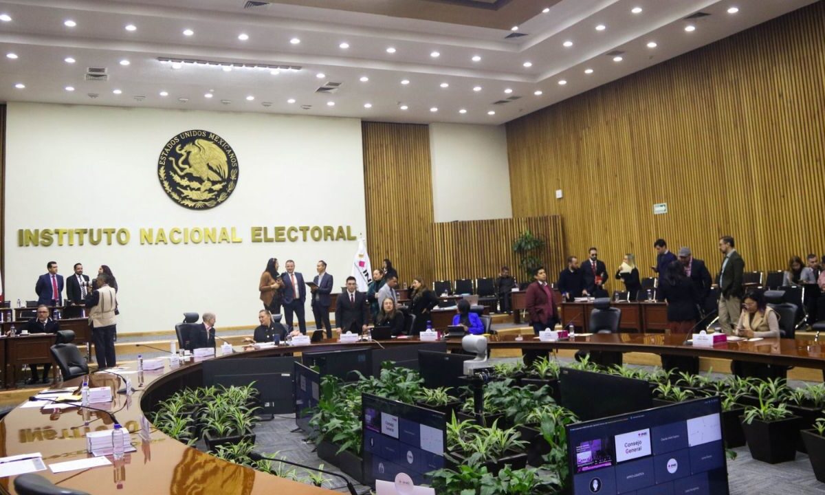 El INE prevé enviar una solicitud de mil 511 millones de pesos de presupuesto extraordinario a la SHCP para cumplir con la organización de la elección judicial.