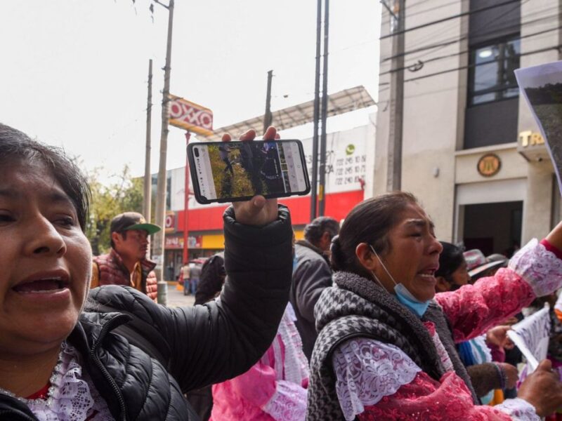 Bloquean mazahuas Paseo de la Reforma