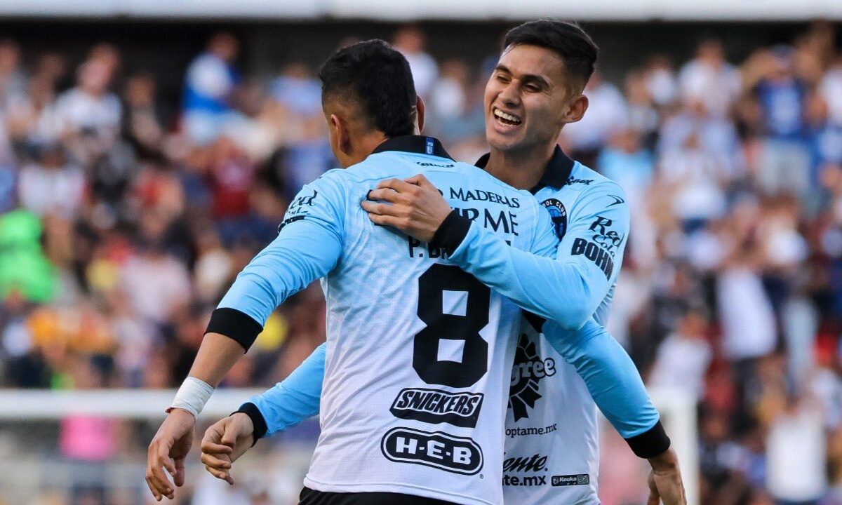 Querétaro le gana a Pumas