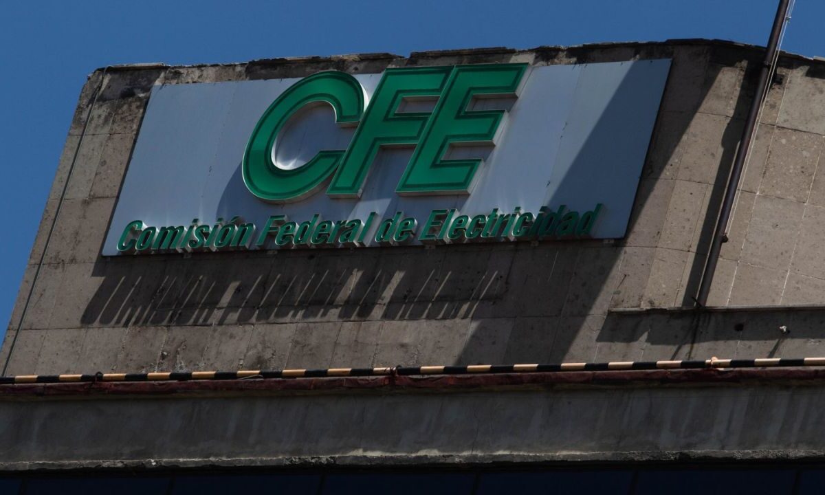 CFE, Comisión que puede cortar la luz por diversas razones.