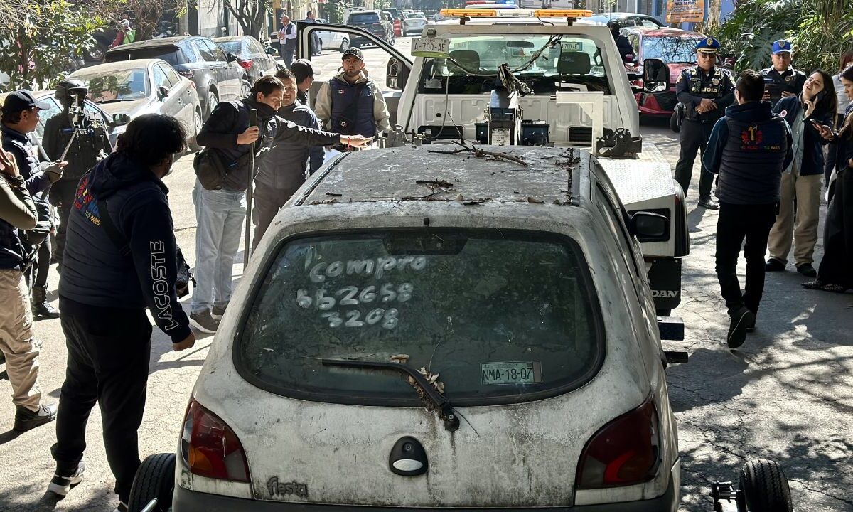 Más de 200 vehículos chatarra se retiraron de la vía pública en operativos de chatarrización en dos colonias de la alcaldía Cuauhtémoc.