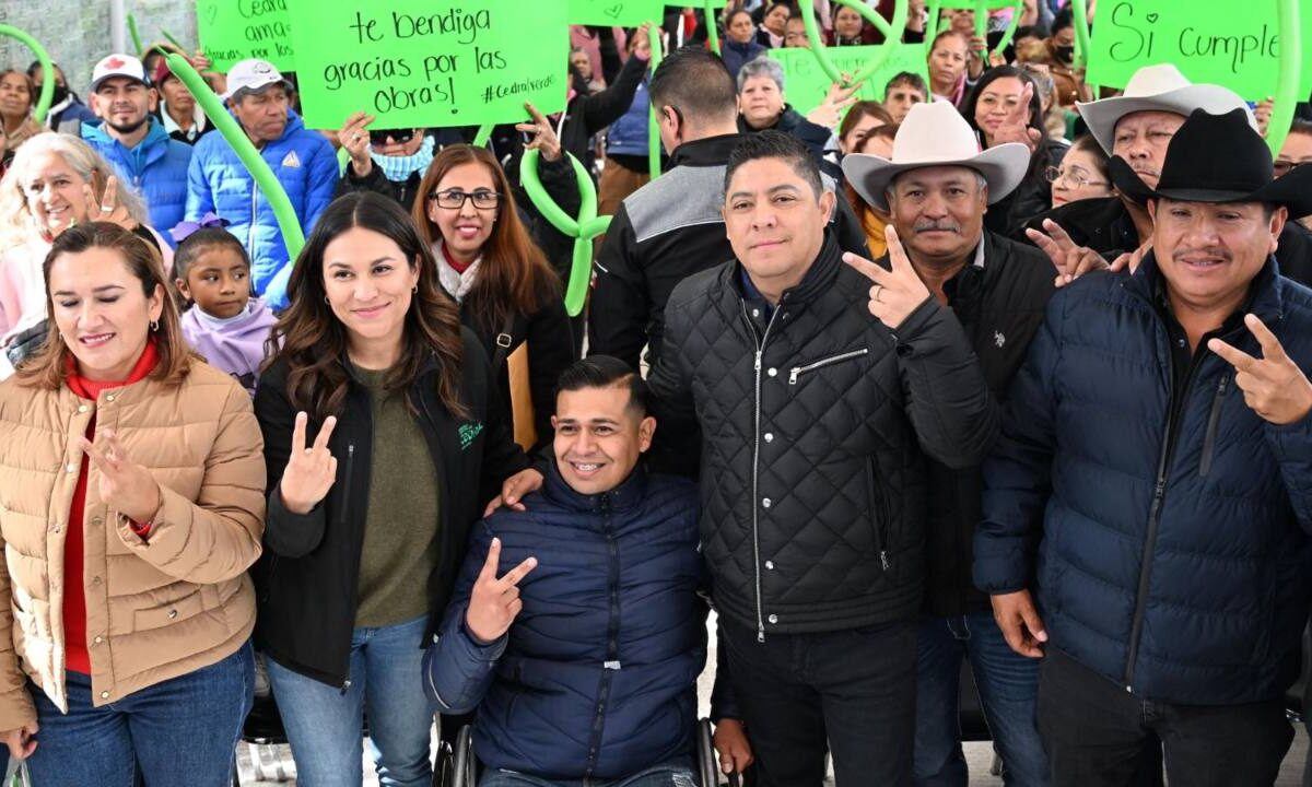 El gobernador de SLP, Ricardo Gallardo, entregó calle modernizada en el Cedral.