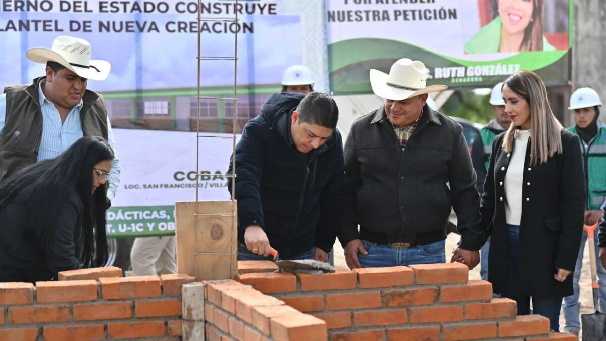 Ricardo Gallardo, inició la construcción de un nuevo Colegio de Bachilleres.