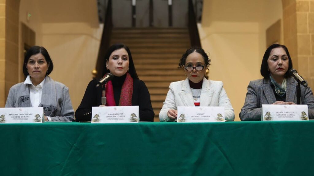 El Comité Evaluador del Poder Judicial durante una conferencia.