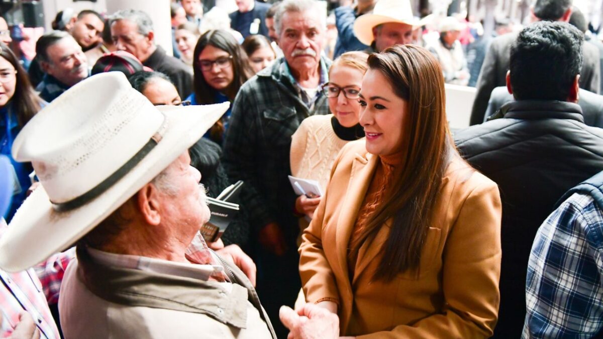 La gobernadora de Aguascalientes, Tere Jiménez encabezó un encuentro con productores agropecuarios y autoridades de la Sader, CFE, Conagua y SHyCP.