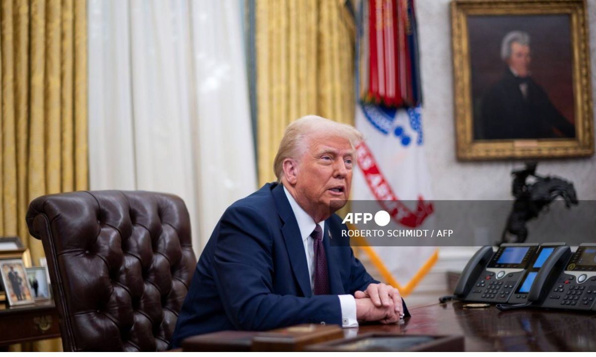 Donald Trump desde la Oficina Oval donde ordenó la desclasificación de los archivos sobre asesinatos de Kennedy y Luther King Jr.