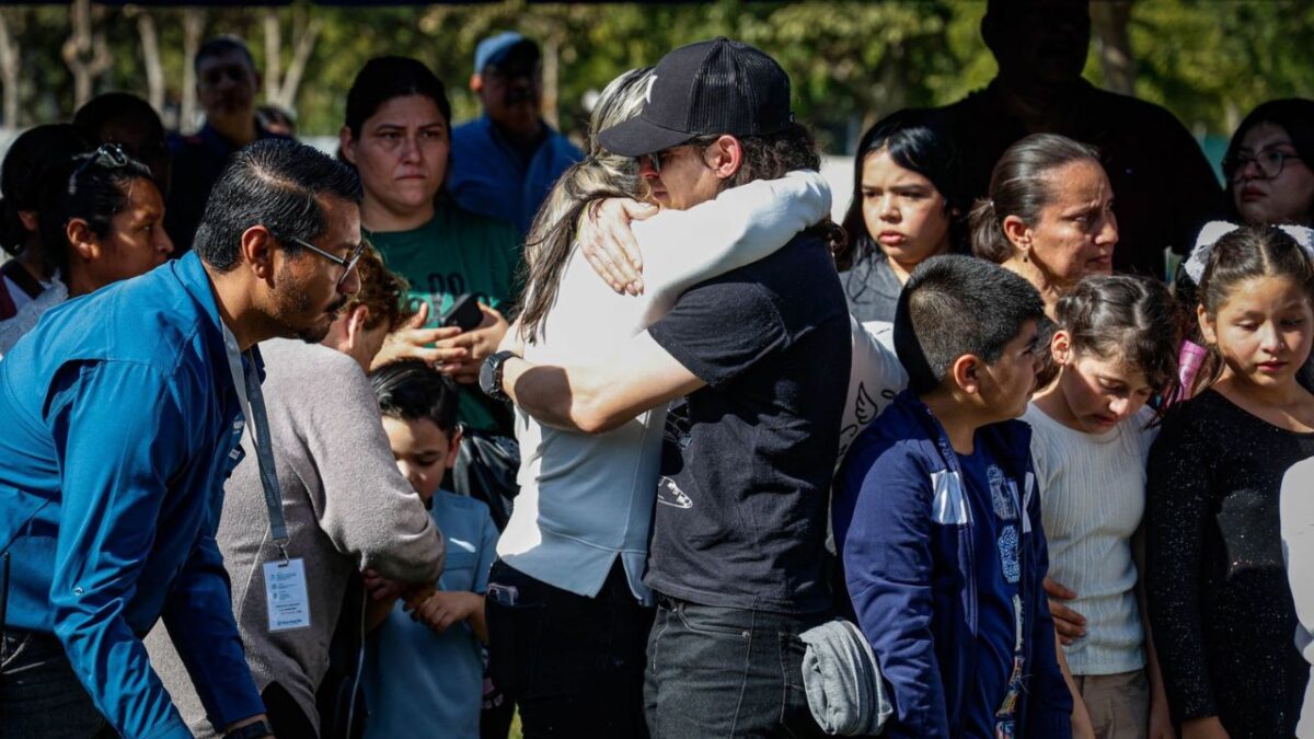 Marcha en Sinaloa por el asesinato de dos menores