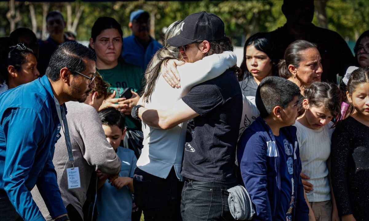 Marcha en Sinaloa por el asesinato de dos menores