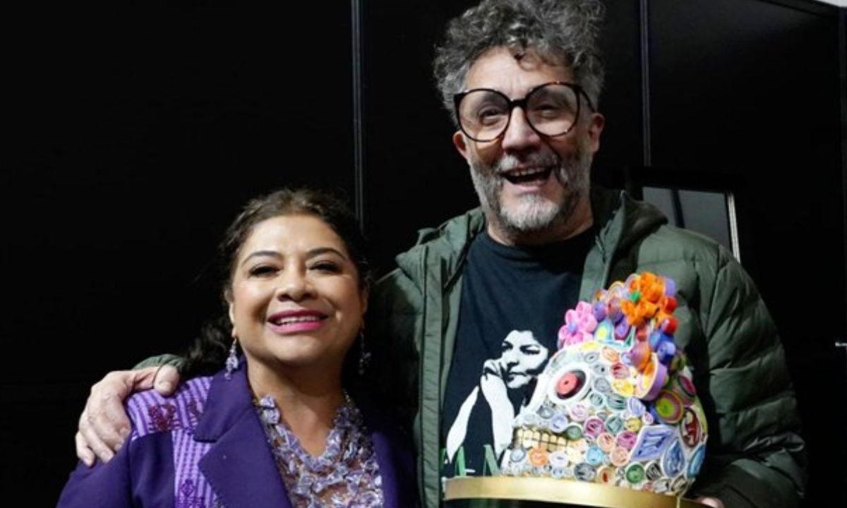 Clara Brugada, invitó a los capitalinos a asistir al concierto de la leyenda del rock argentino, Fito Páez, en el Zócalo de la CDMX.