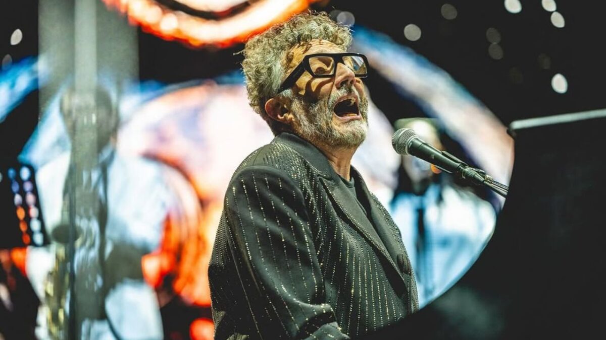 Fito Páez tras durante concierto en Montevideo, Uruguay