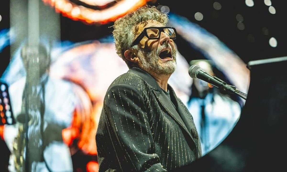 Fito Páez tras durante concierto en Montevideo, Uruguay