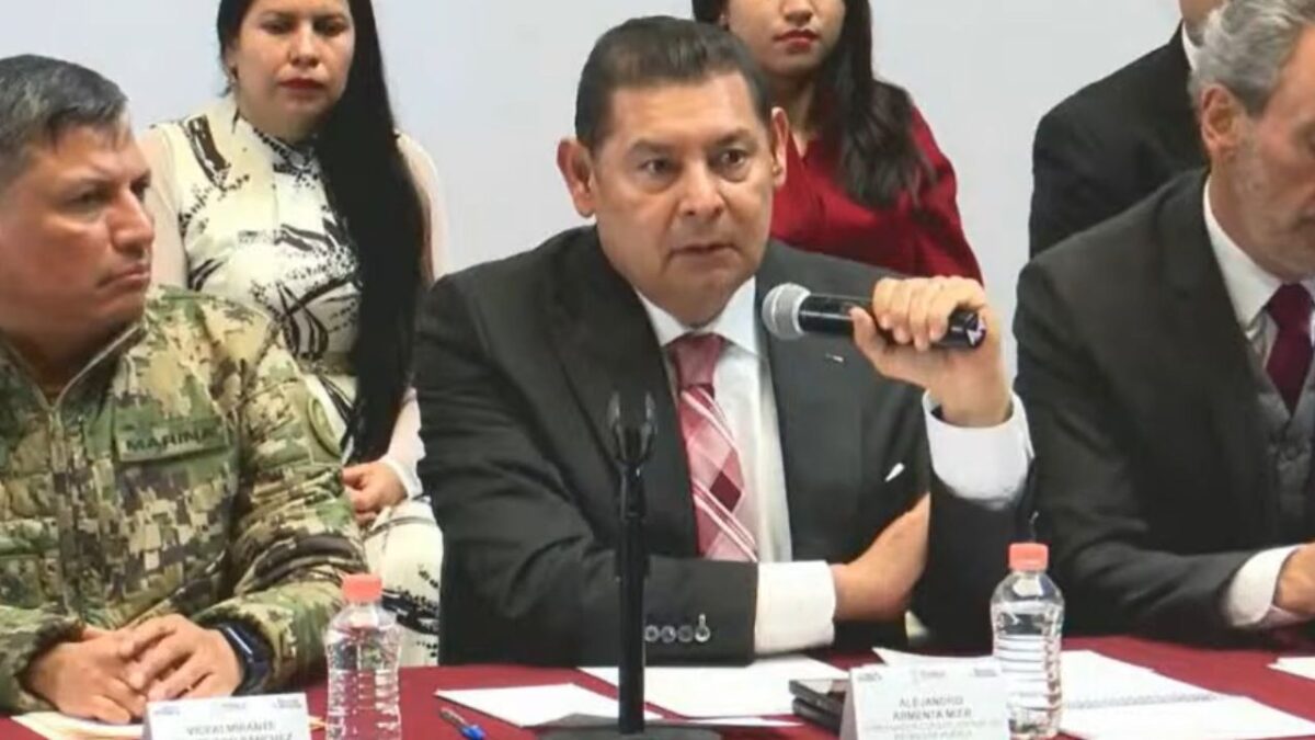 El gobernador de Puebla, Alejandro Armenta apoyará a migrantes poblanos deportados