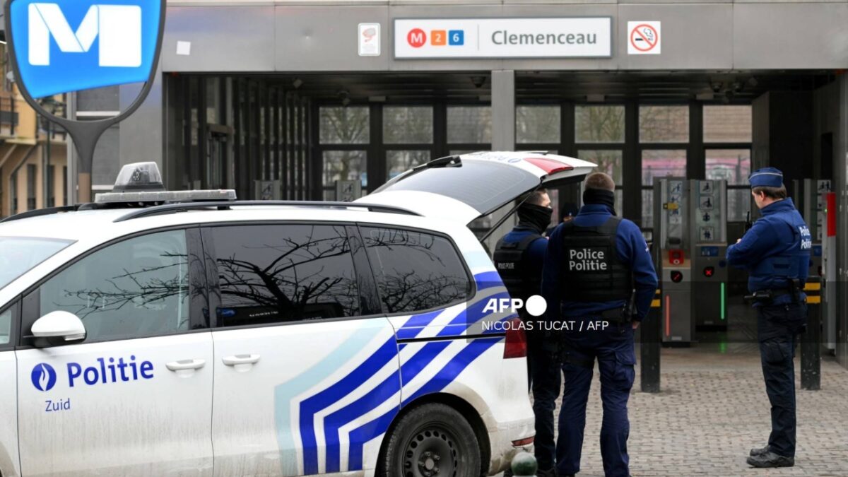 Policía busca a los dos implicados en el tiroteo del metro de Bruselas