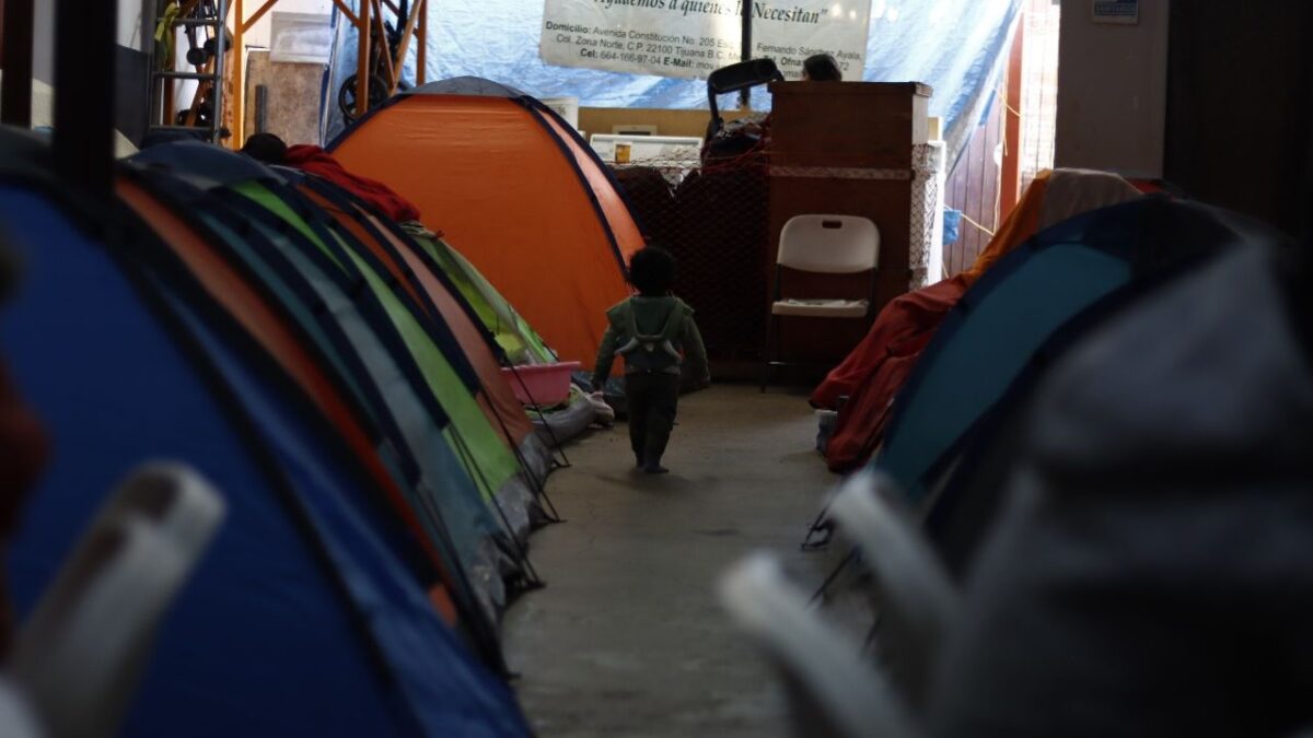 De acuerdo con la ong, el tránsito es la etapa más peligrosa para los niños, ya que, soportan hambre, falta de agua y temperaturas extremas.