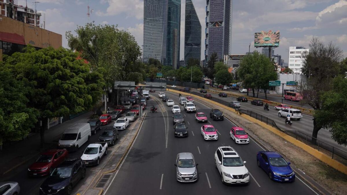 Autoridades analizan ajustes en el programa de Contingencias Ambientales y Hoy No Circula.