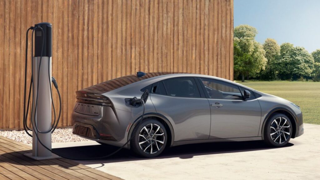 10 modelos híbridos eléctricos disponibles tiene Toyota en el mercado mexicano.