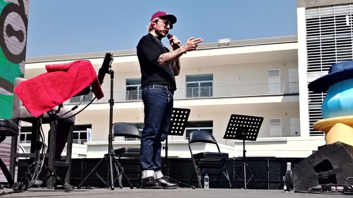 El cantante y compositor originario de Guadalajara, Jalisco, Pablo Castañeda, mejor conocido como Sabino, estuvo en el Estadio GNP Seguros