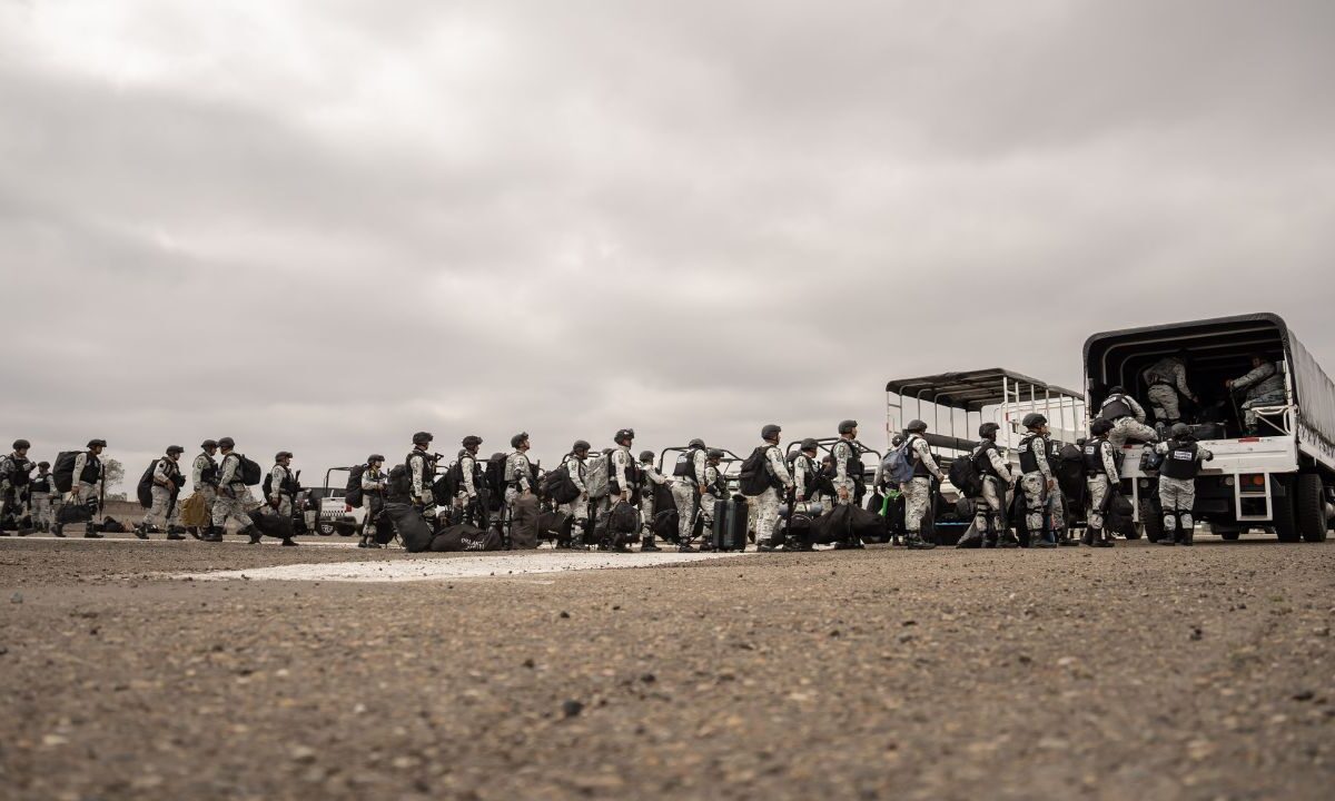 Desde Yucatán, más de 360 efectivos fueron trasladados por avión hacia los límites con Estados Unidos.