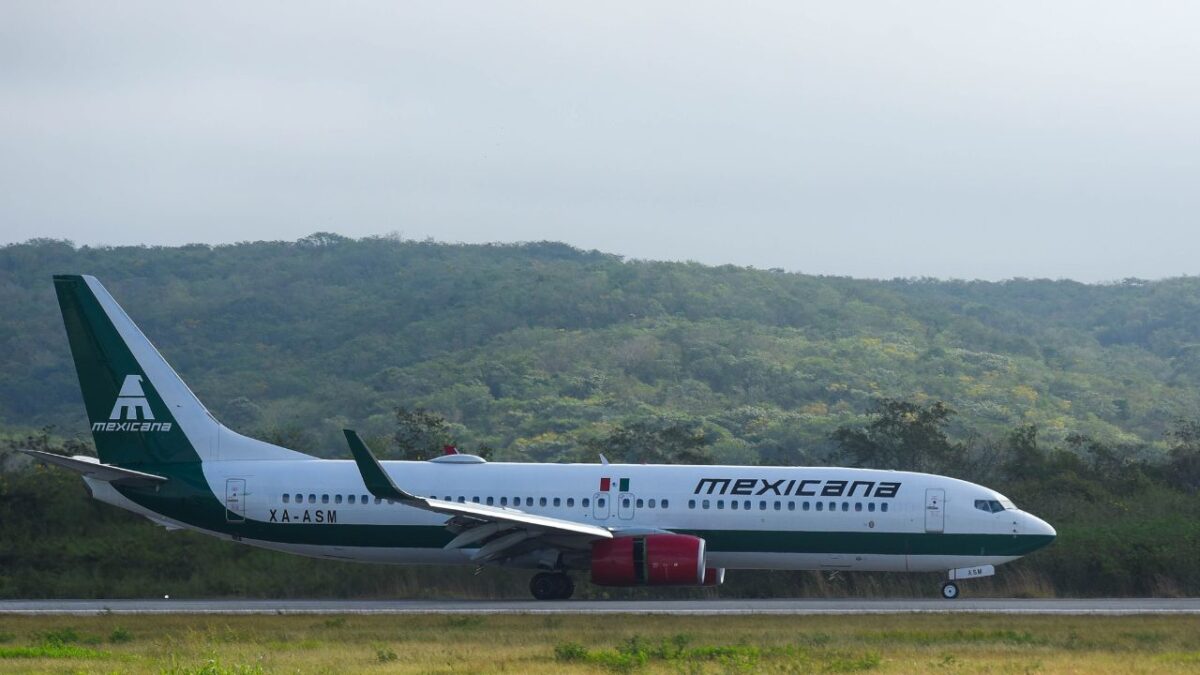 El Embraer E195 E2, que será el eje de la flota de aeronaves de Mexicana de Aviación, tiene capacidad para 132 pasajeros, un alcance de 4 mil 615 km y una velocidad crucero de 963 km/hr. 