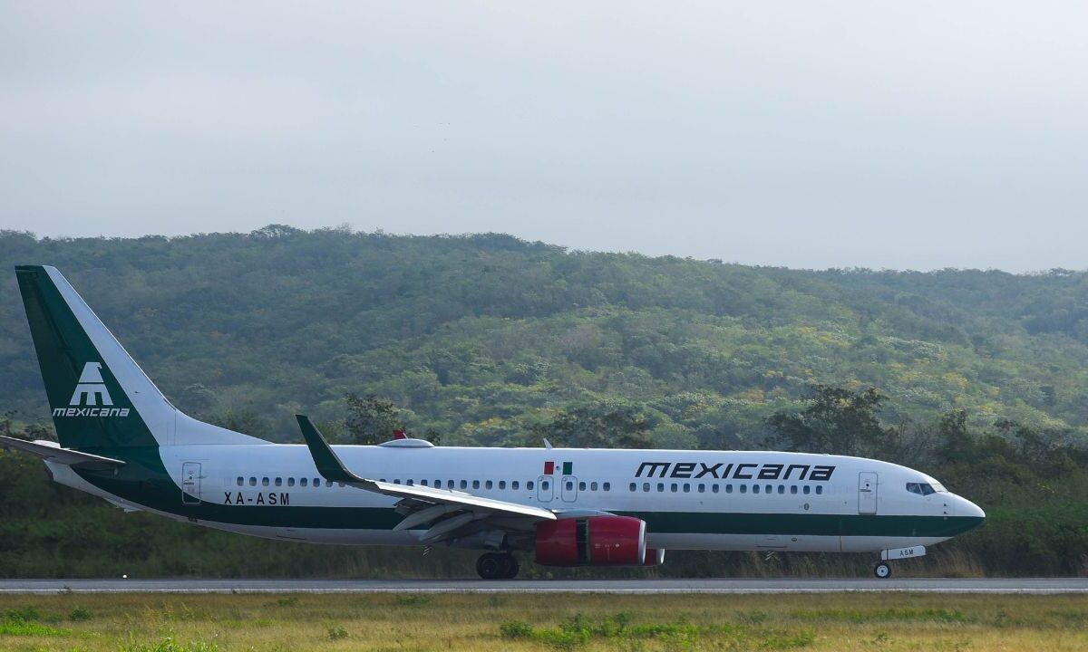 El Embraer E195 E2, que será el eje de la flota de aeronaves de Mexicana de Aviación, tiene capacidad para 132 pasajeros, un alcance de 4 mil 615 km y una velocidad crucero de 963 km/hr. 