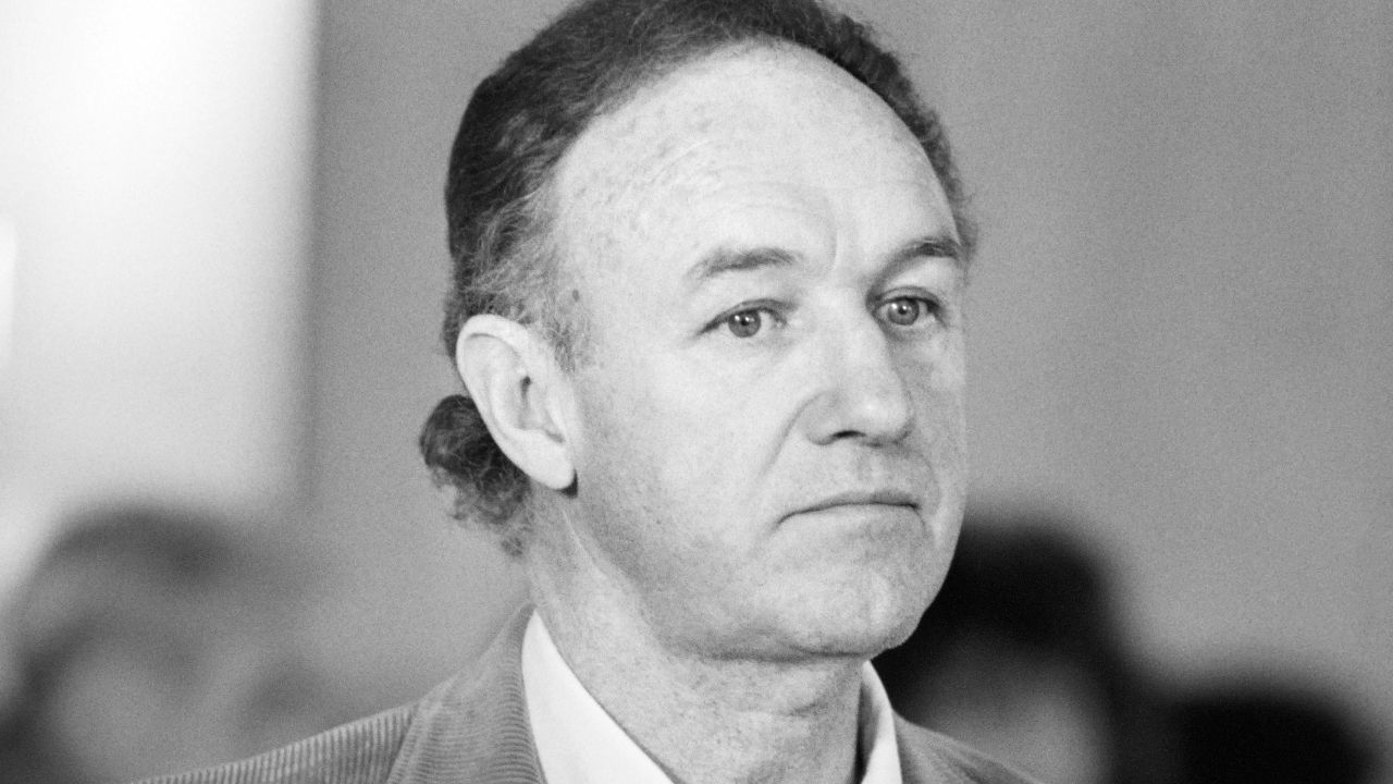 Foto tomada el 7 de enero de 1985 en París que muestra al actor estadounidense Gene Hackman durante el rodaje del thriller "Target"