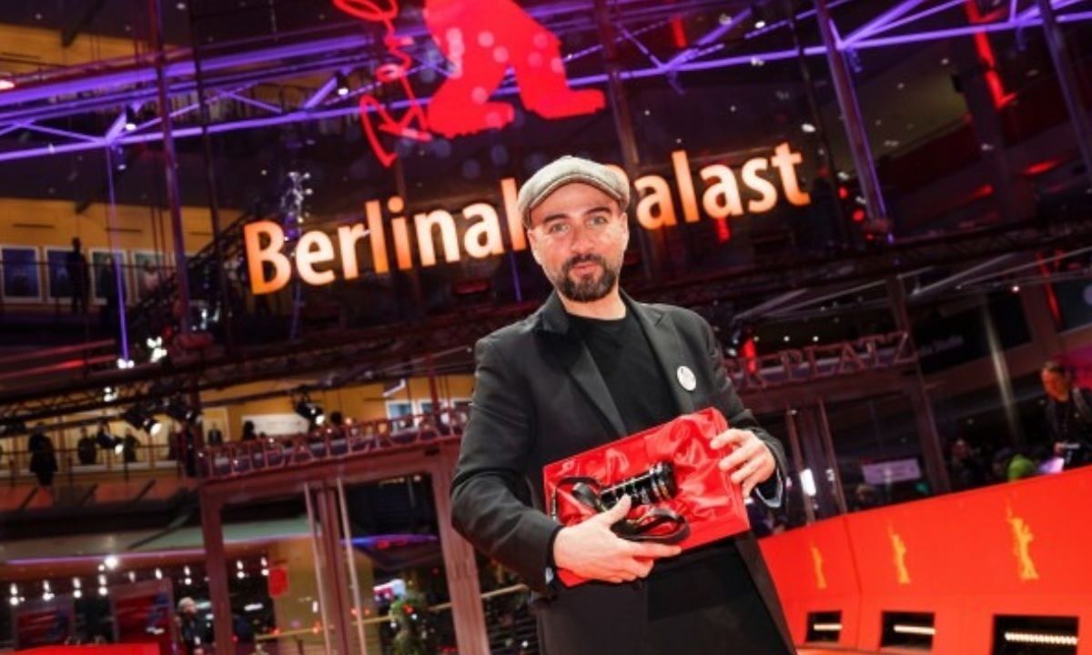 El Diablo Fuma dirigida por Ernesto Martínez Bucio recibió el premio como Mejor Ópera Prima en la edición 75 de la Berlinale