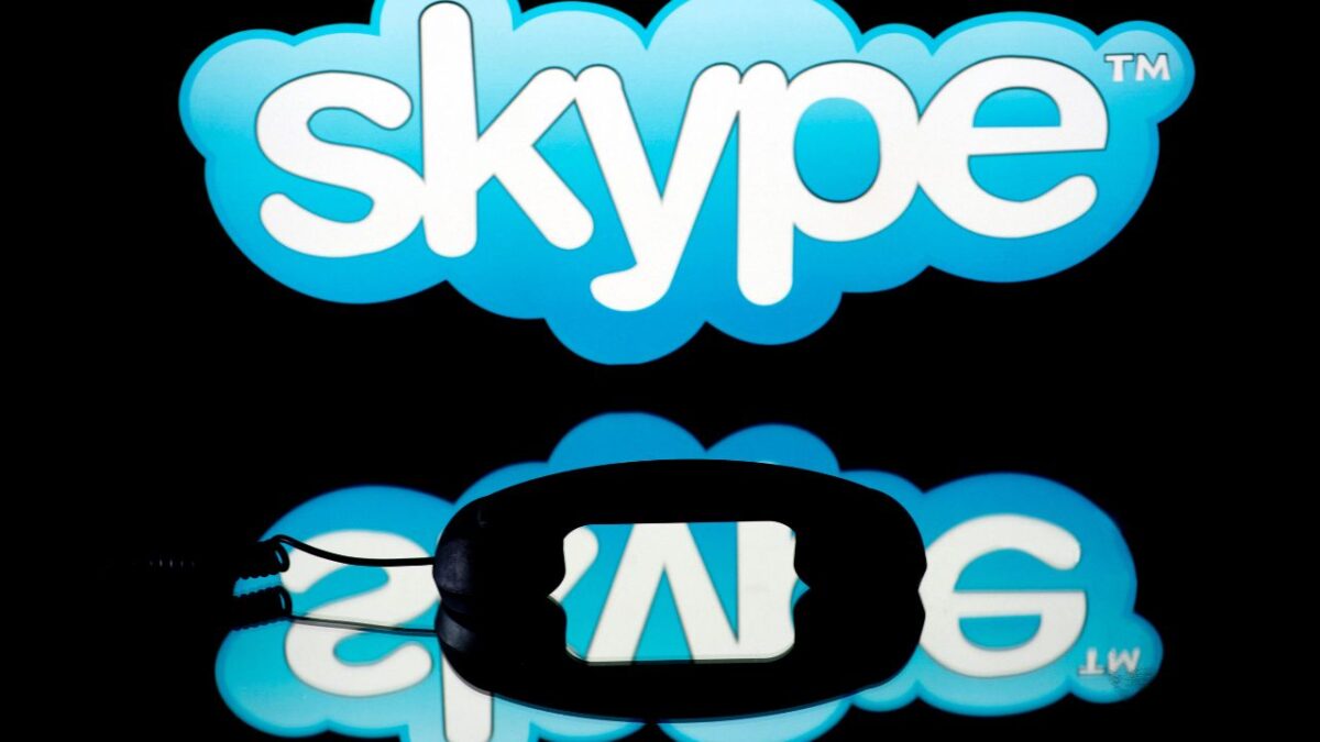 El logo del sistema de telefonía por Internet Skype se muestra en una tableta el 2 de enero de 2014 en París.