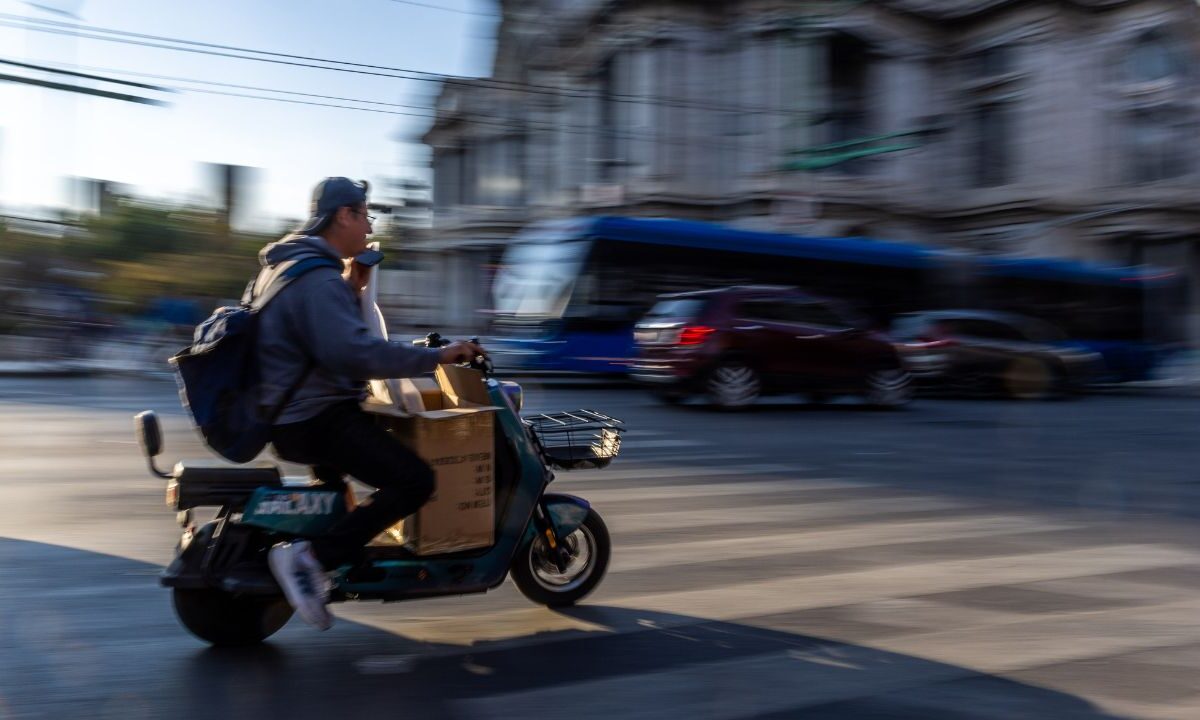 Para evitar percances, deben determinar la velocidad, lugares y medidas de seguridad que deben tener estos transportes, piden organizaciones.